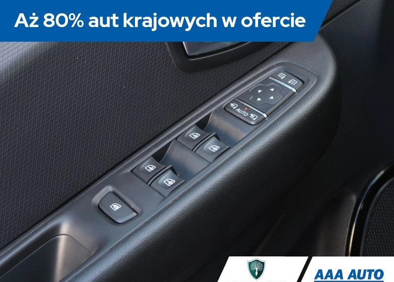 Renault Clio cena 36000 przebieg: 94894, rok produkcji 2017 z Radzyń Chełmiński małe 352